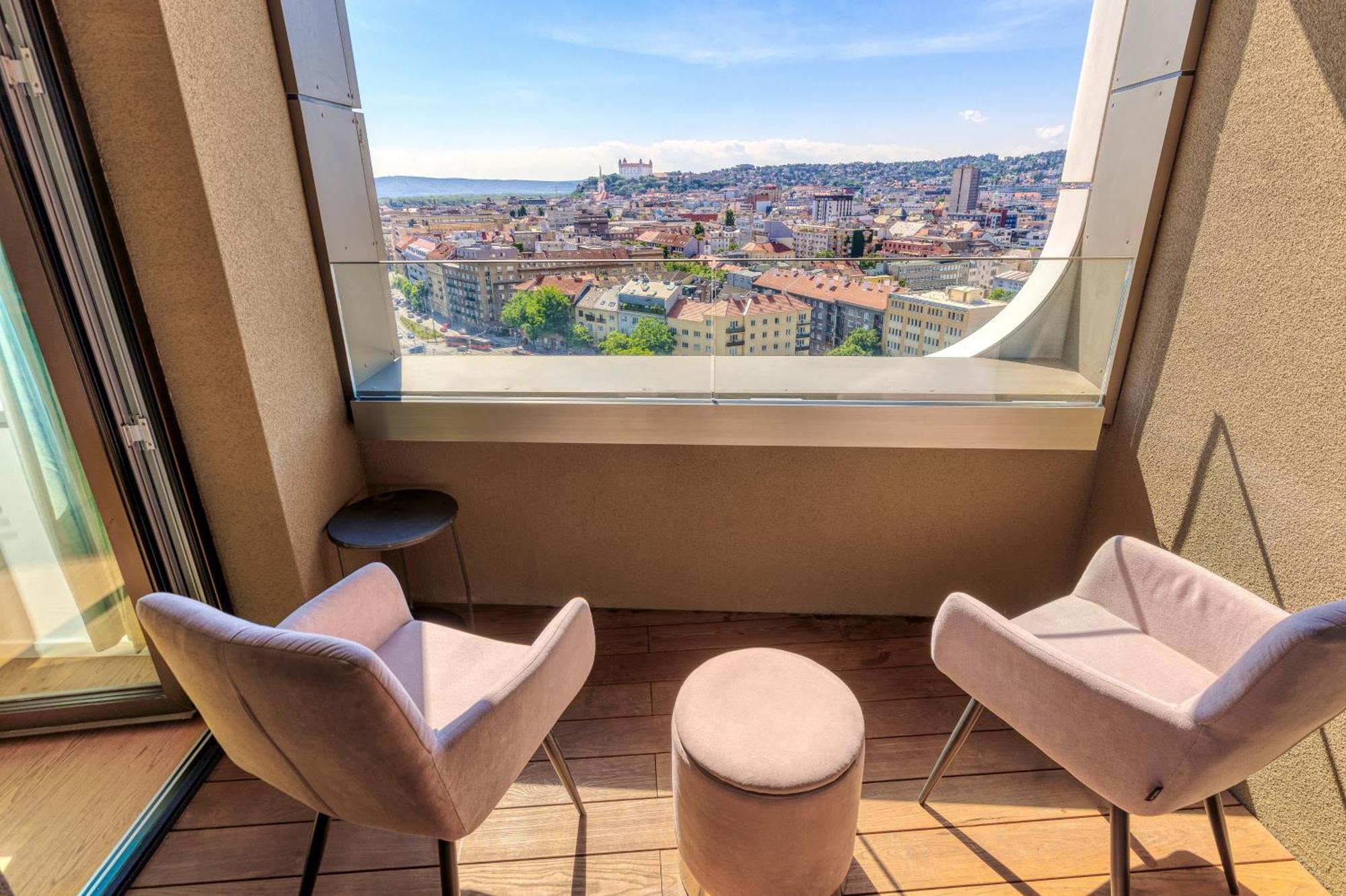 Sky Park 1 - Luxurious #Instaworthy Apartment In Downtown City Center With Included Parking, Best Address In Town Bratysława Zewnętrze zdjęcie