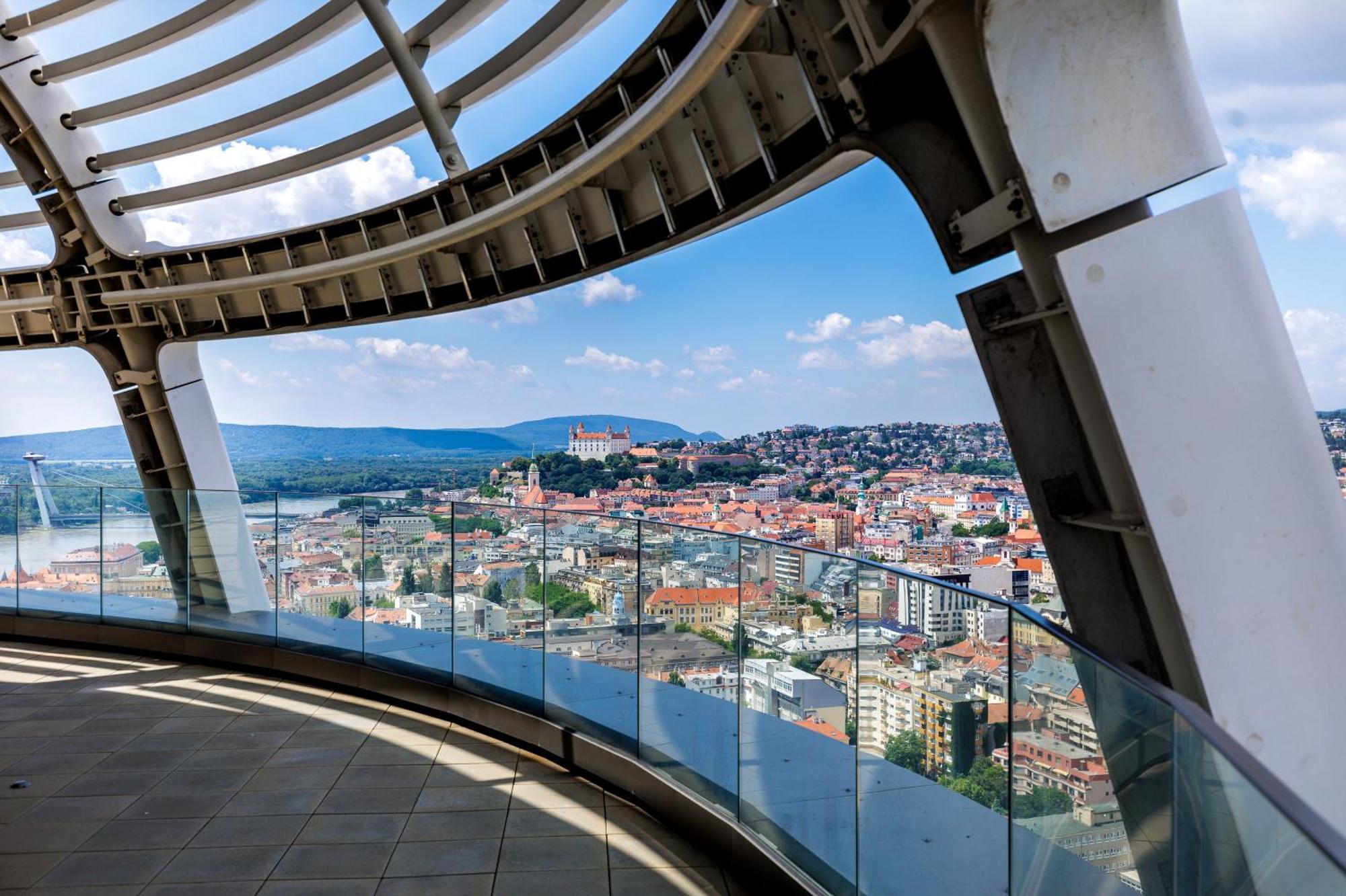 Sky Park 1 - Luxurious #Instaworthy Apartment In Downtown City Center With Included Parking, Best Address In Town Bratysława Zewnętrze zdjęcie